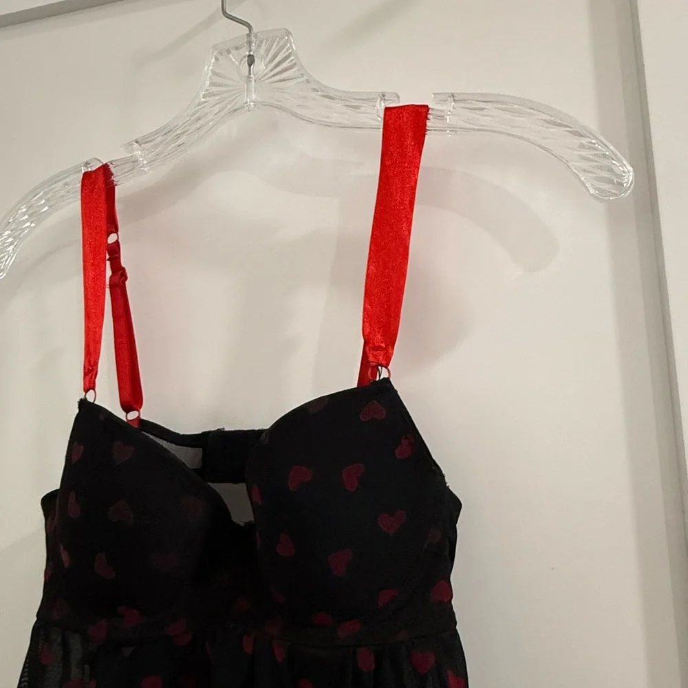 Per Lei black + red mesh babydoll lingerie top w/ lace and flocked hearts